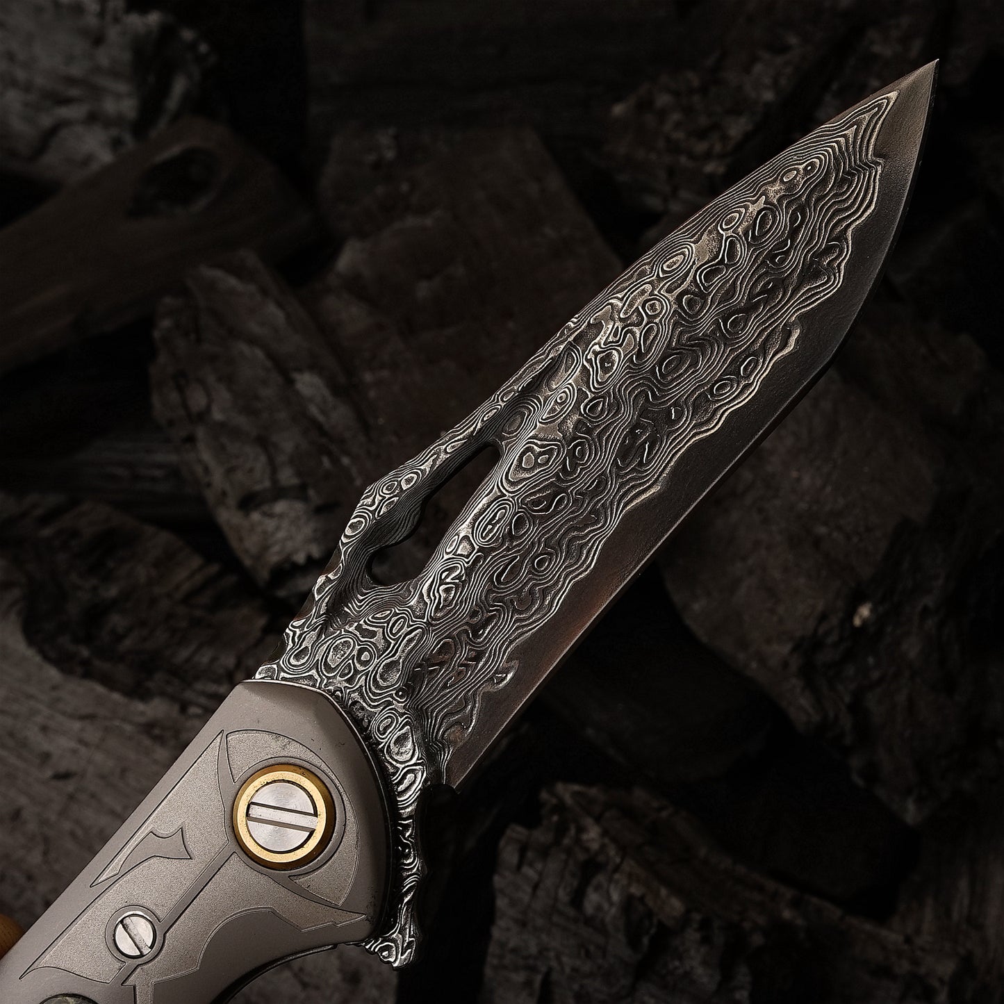 3.35 Inch Folding Pocket Knife，Damascus Steel Blade，American Desert Ironwood Handle